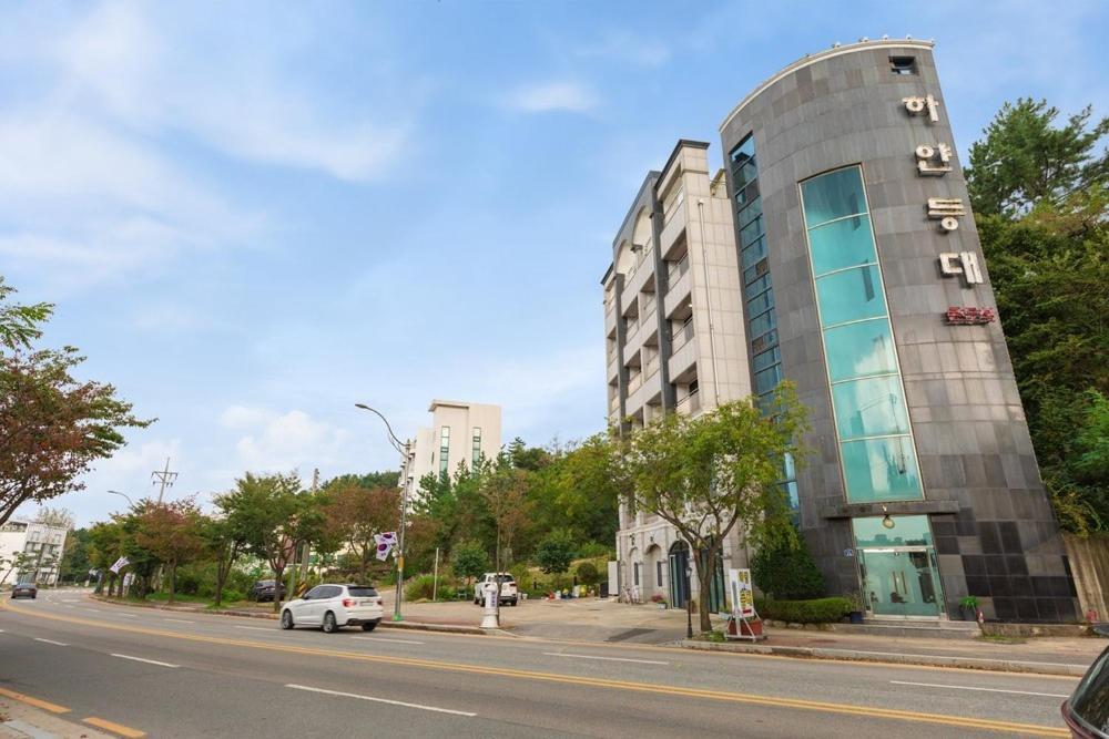 Sokcho White Lighthouse Pension Exteriér fotografie